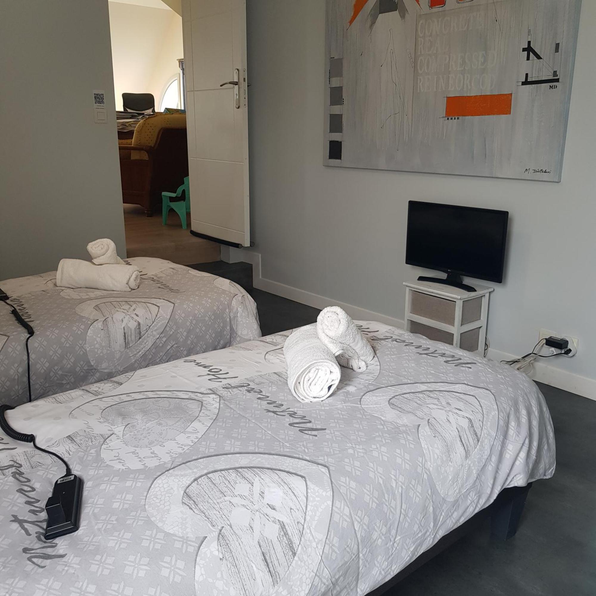 Grande Chambre Entre Caen Et La Mer Chambre Terrasse Jardin Et Piscine Mathieu Zewnętrze zdjęcie